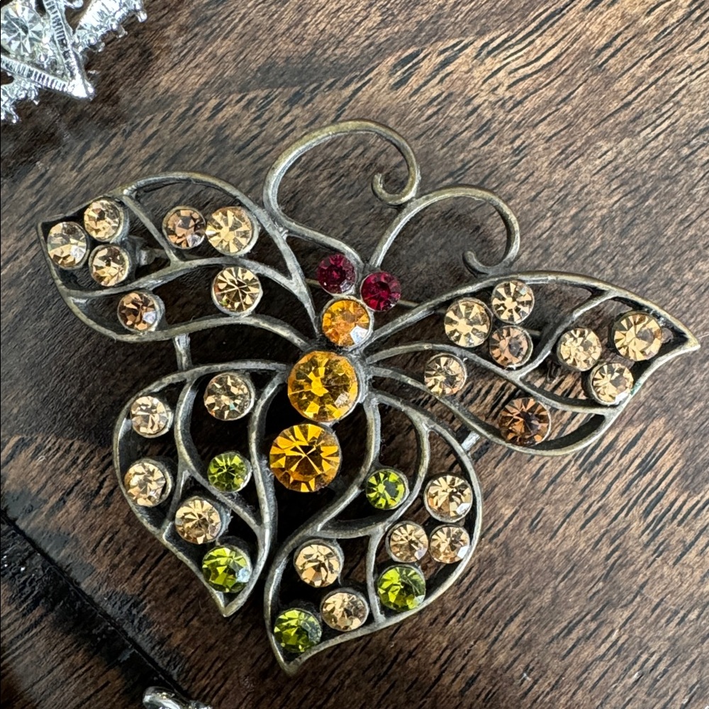 Brooch Set - Picture 4 of 10